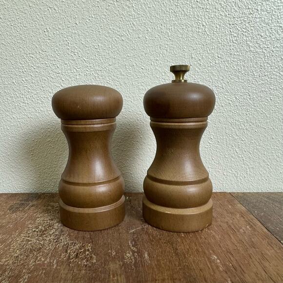 Nasco Japan Wooden MCM Vintage Salt Shaker and Pepper Grinder Set - Picture 4 of 9